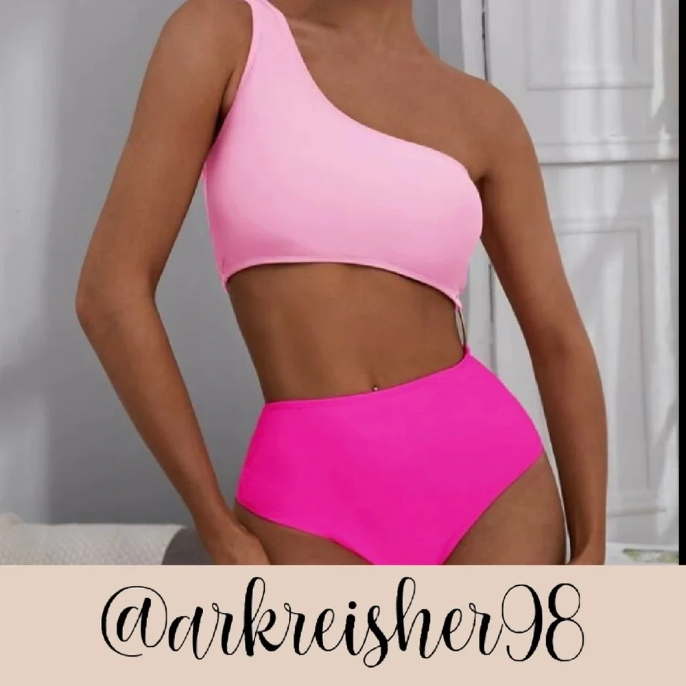 🦄SHEIN TWO TONE RING LINKED ONE PIECE SWIMSUIT🦄 - Picture 1 of 3
